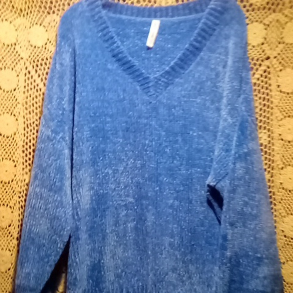 Zenana outfitters blue chenille large sweater